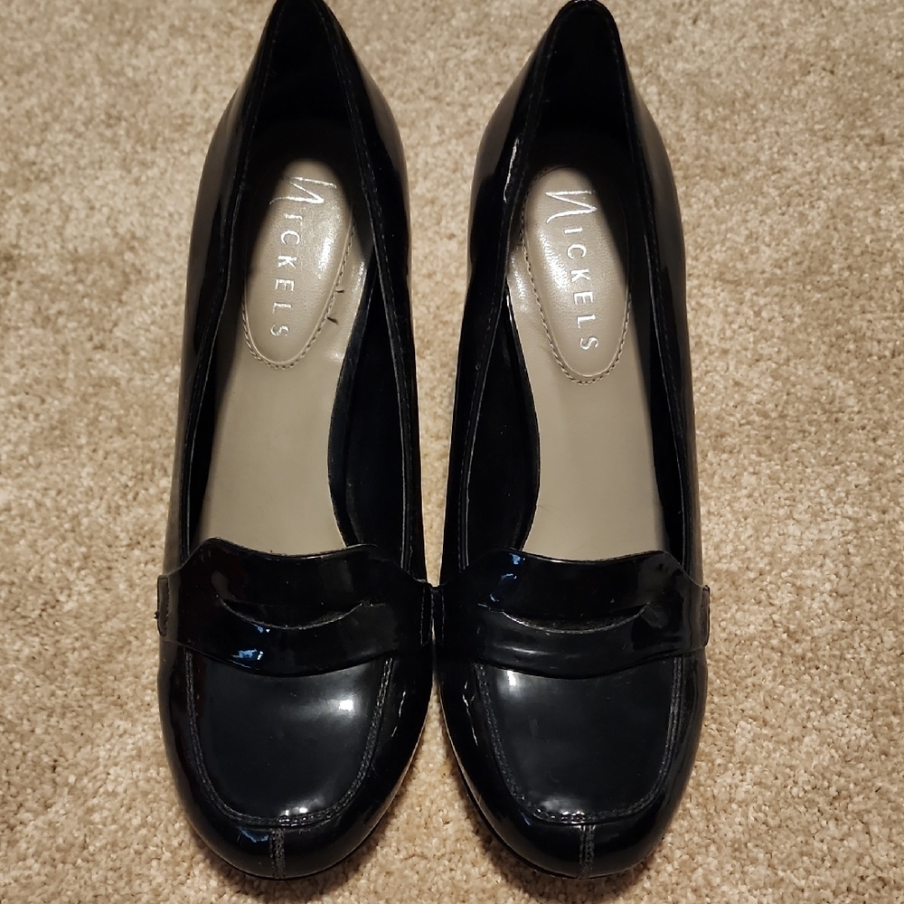 Nickels Black Leather Flats with Rounded Toe and Slip-On Style